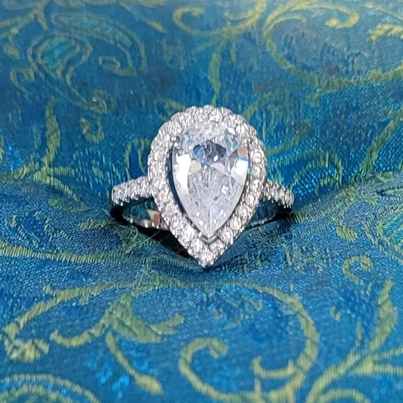 925 Sterling Silver Teardrop Shaped White Zircon Ring - Picture 1 of 6